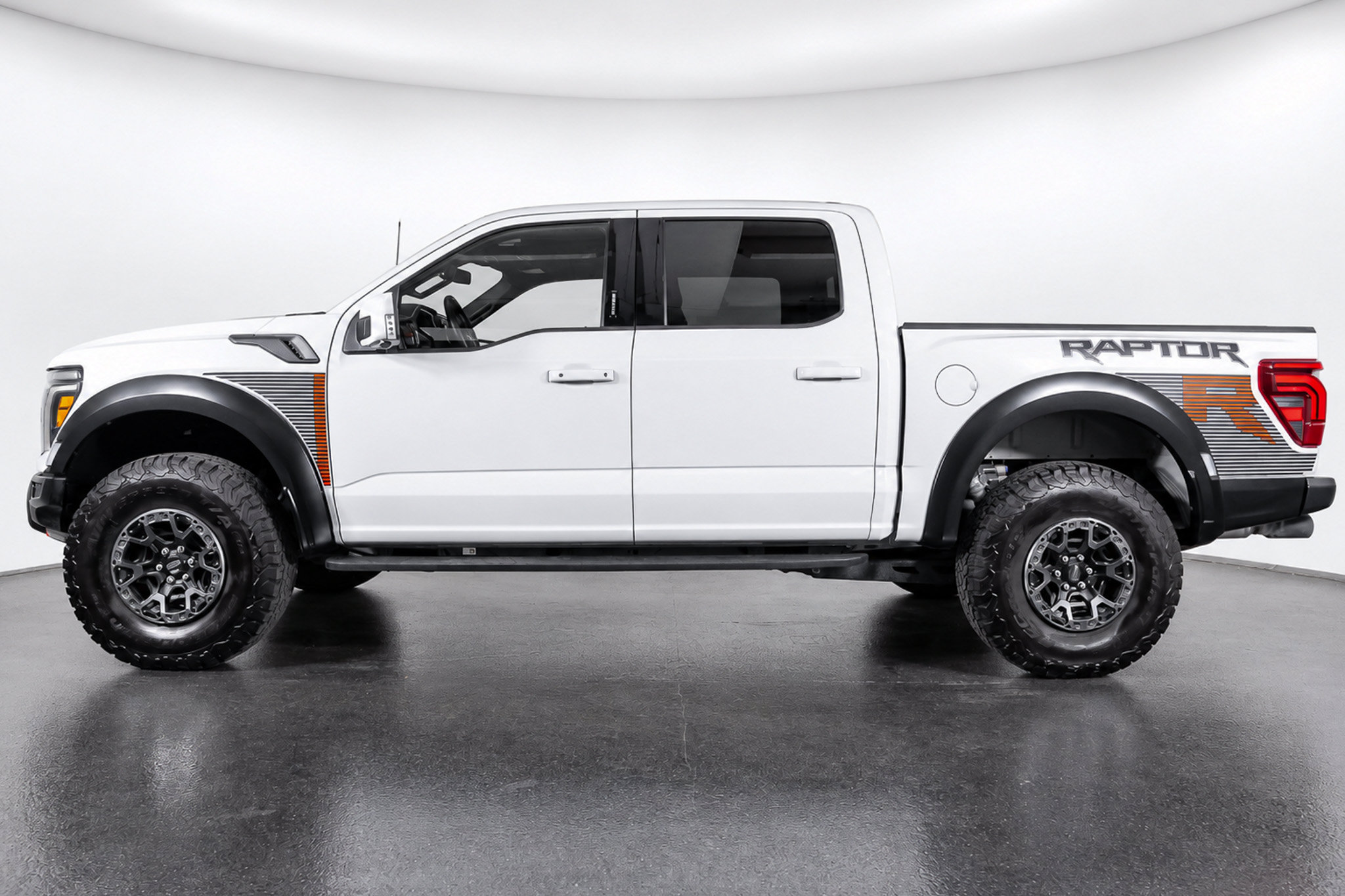 Used 2024 Ford F150 Raptor w/ Equipment Group 803A Raptor R AWD/4WD image 29
