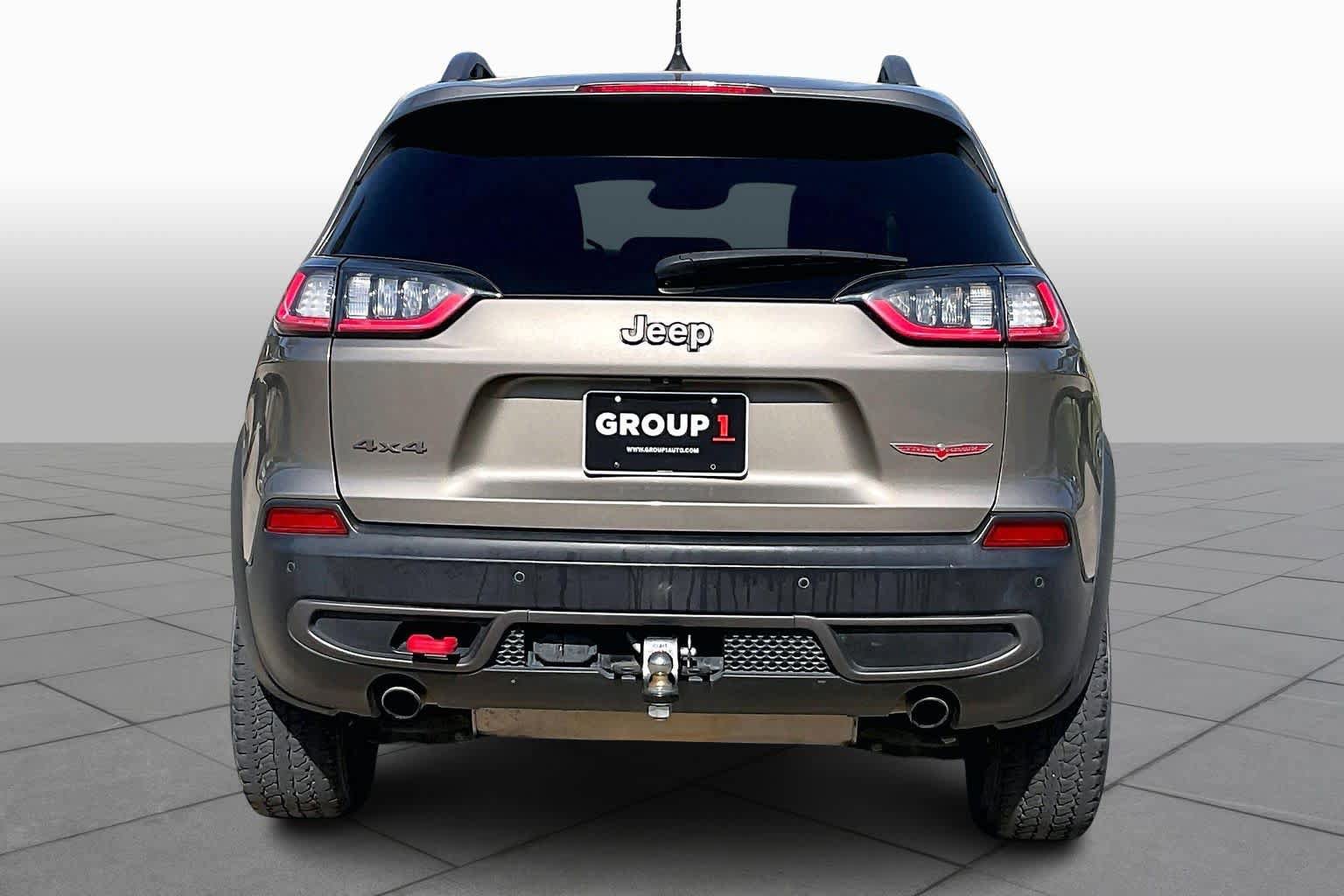 Used 2019 Jeep Cherokee Trailhawk image 5
