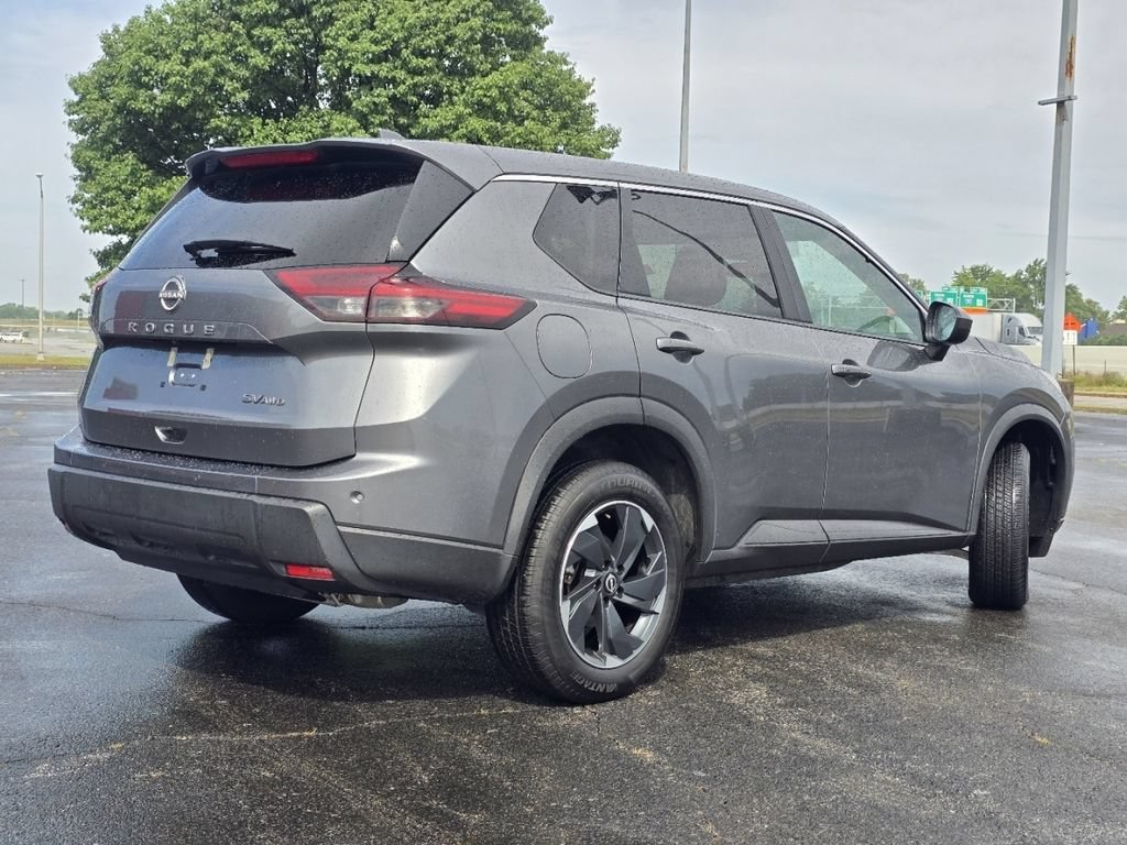 Used 2024 Nissan Rogue SV AWD/4WD image 14