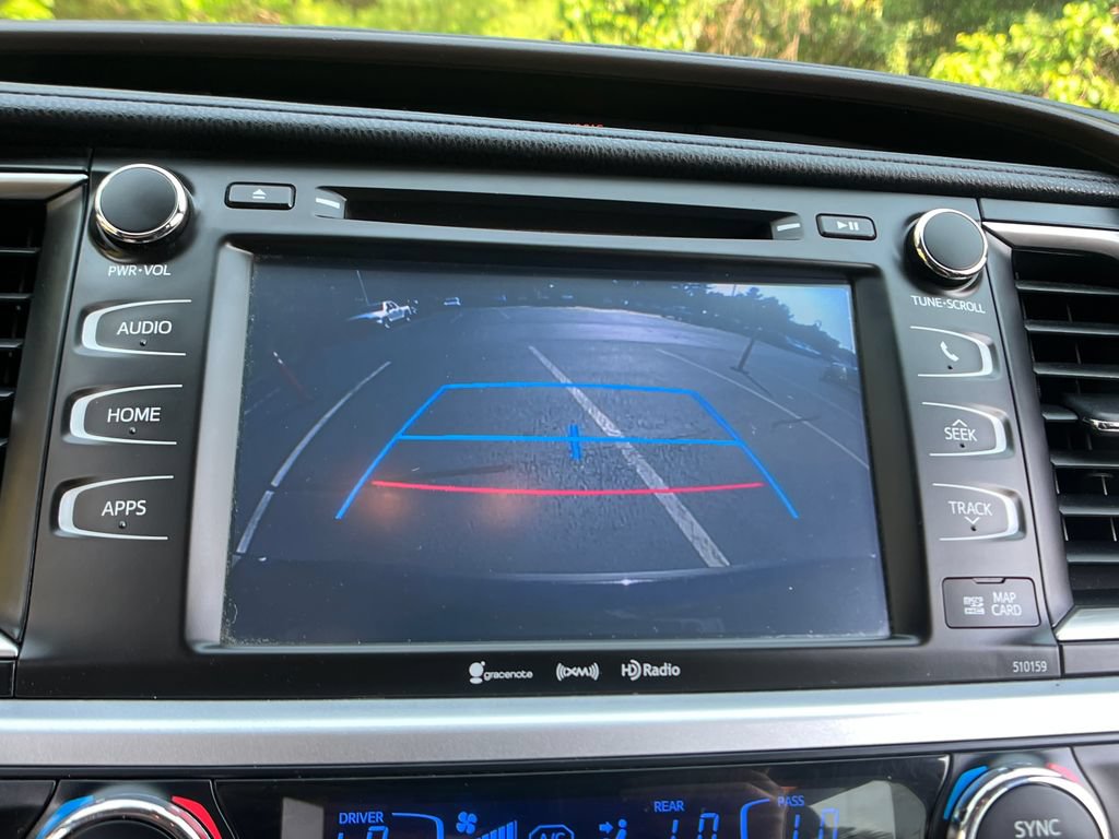 Used 2016 Toyota Highlander XLE AWD/4WD image 19