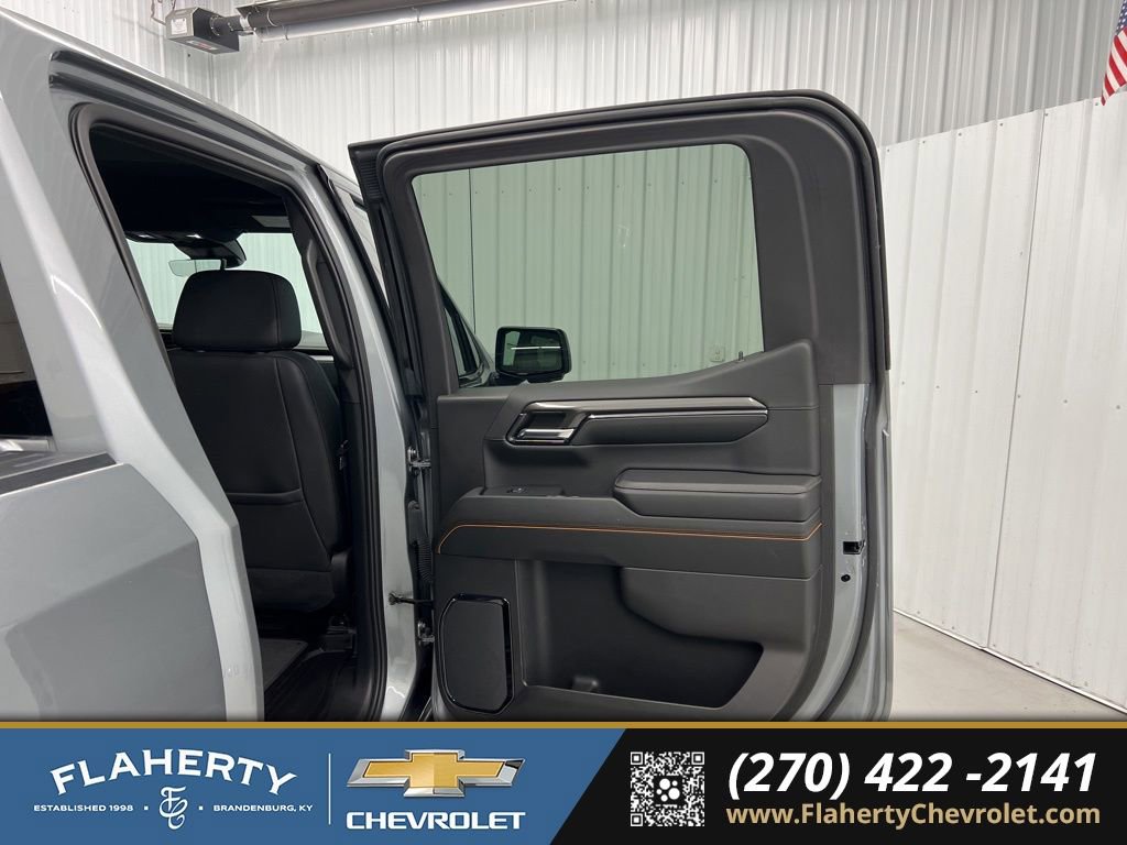 Used 2024 GMC Sierra 1500 AT4 w/ Technology Package image 12