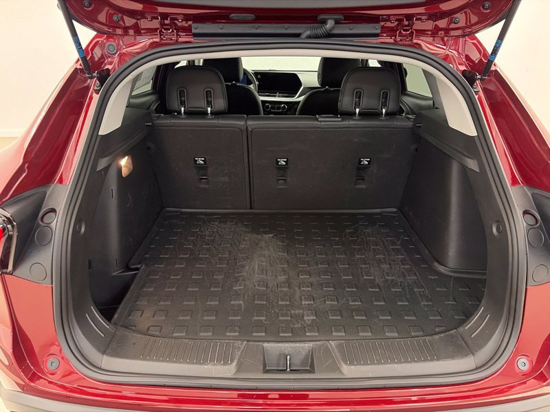 Used 2024 Chevrolet Trax LT w/ Sunroof Package FWD image 9