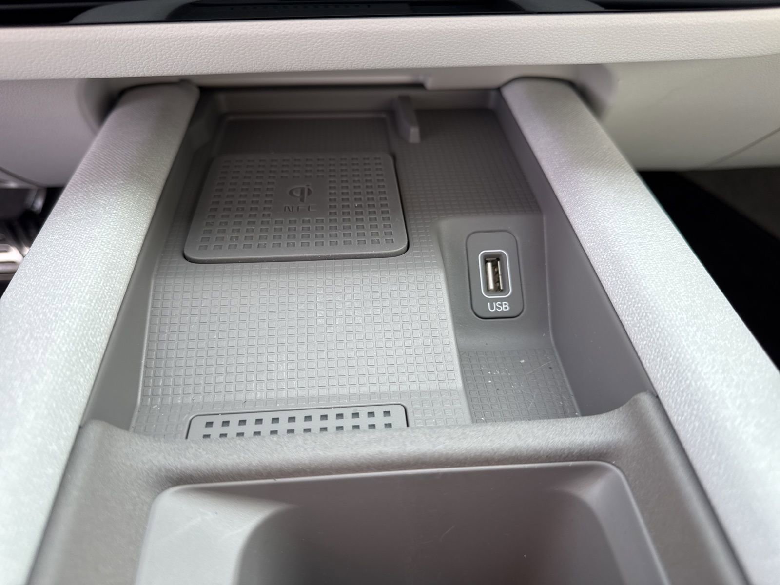 Used 2025 Hyundai Ioniq 6 Limited image 26