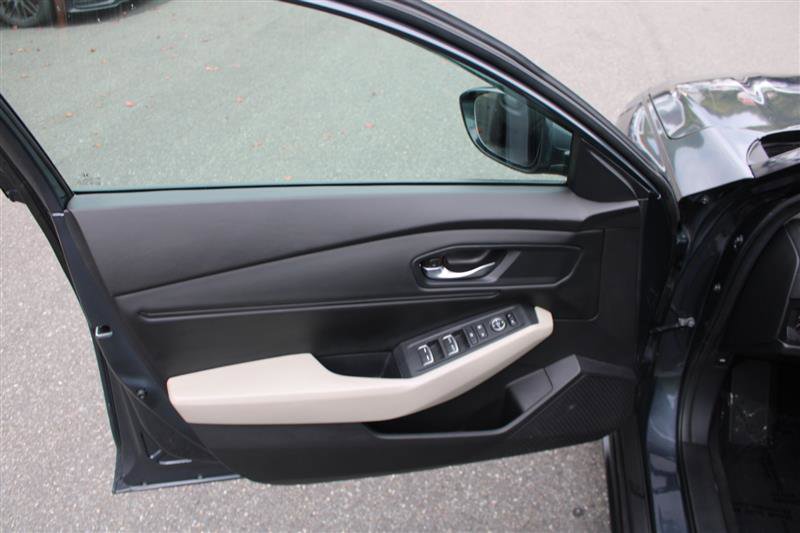 Used 2023 Honda Accord EX image 11