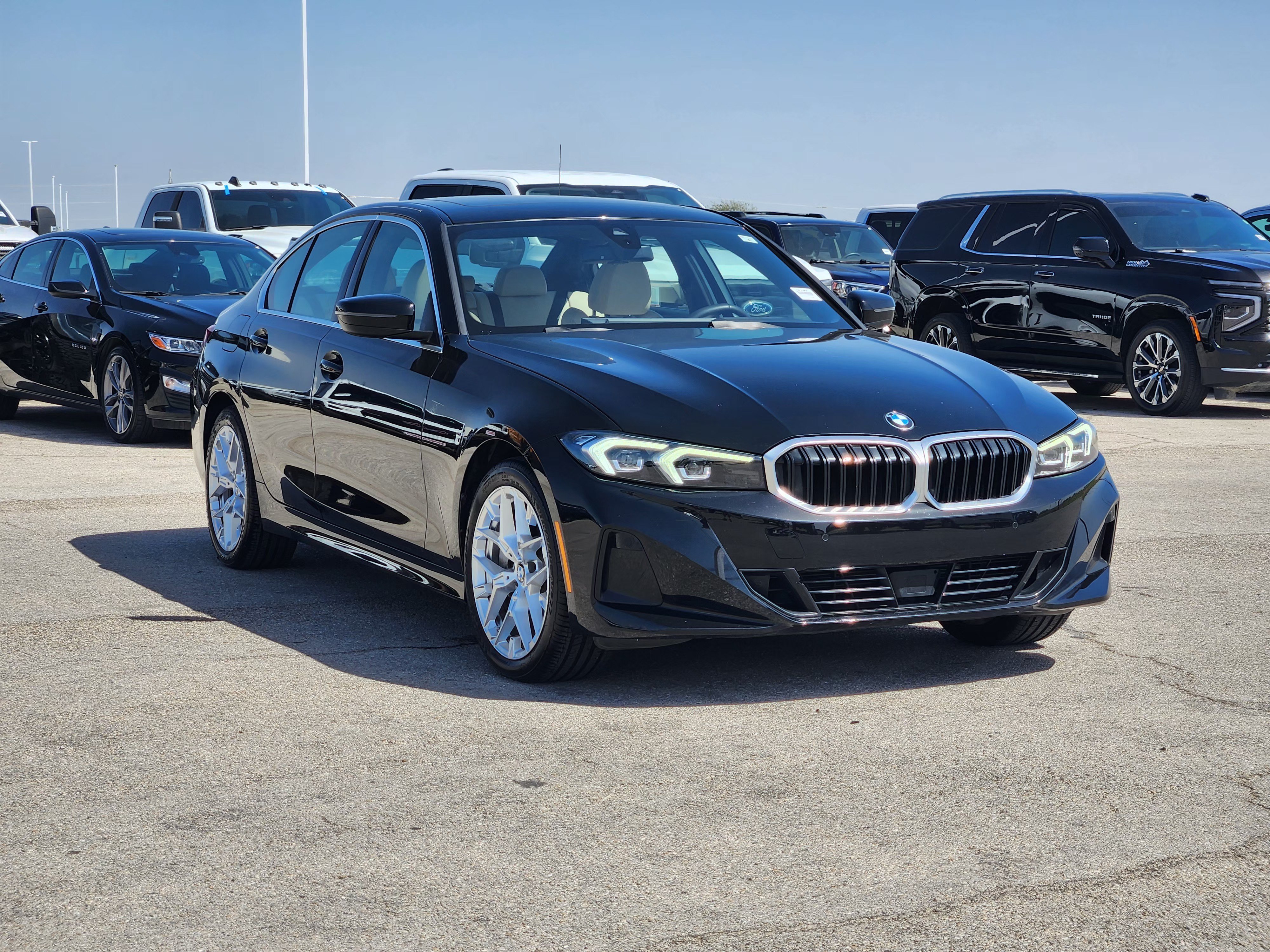 Used 2025 BMW 330i Sedan RWD image 3