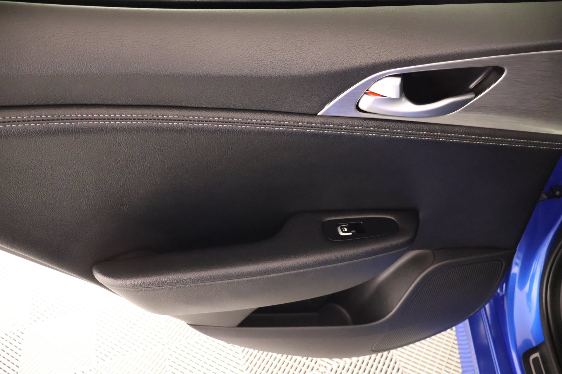 Used 2022 Kia Stinger GT1 RWD image 18