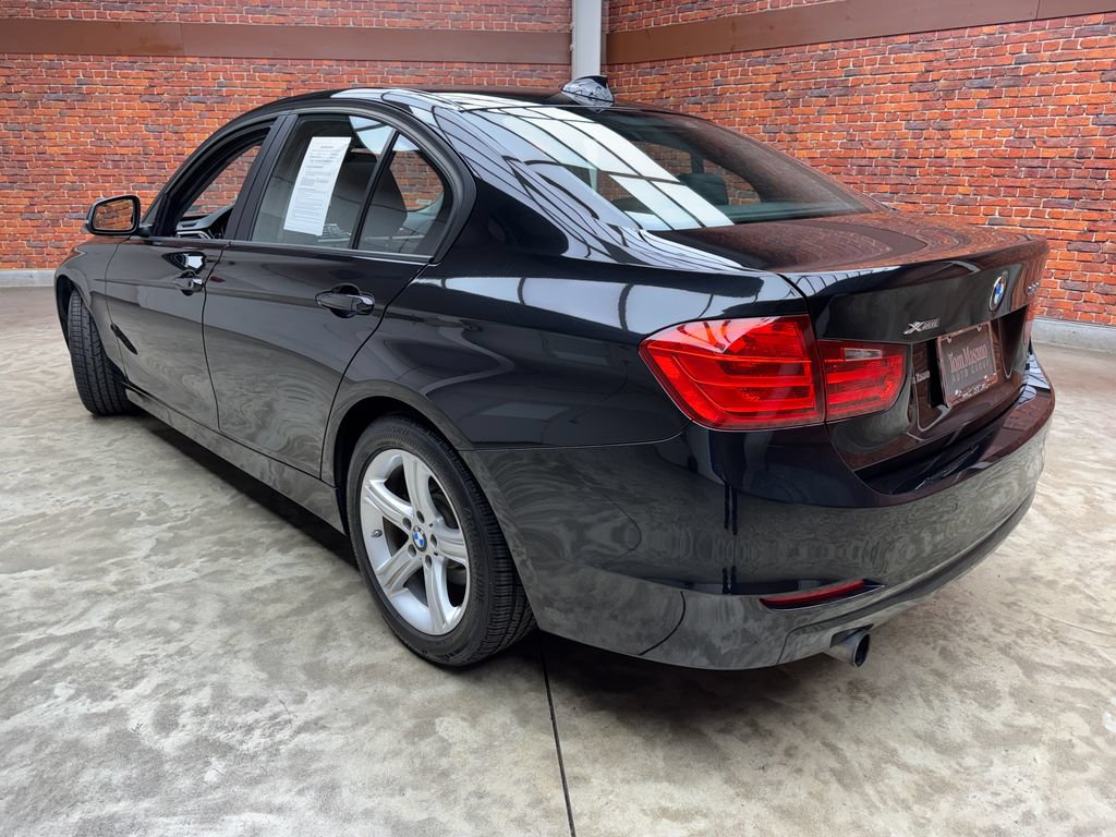 Used 2015 BMW 320i xDrive Sedan AWD/4WD image 2