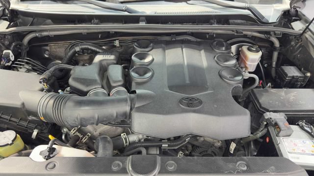 Used 2021 Toyota 4Runner SR5 Premium w/ Moonroof Package RWD image 34
