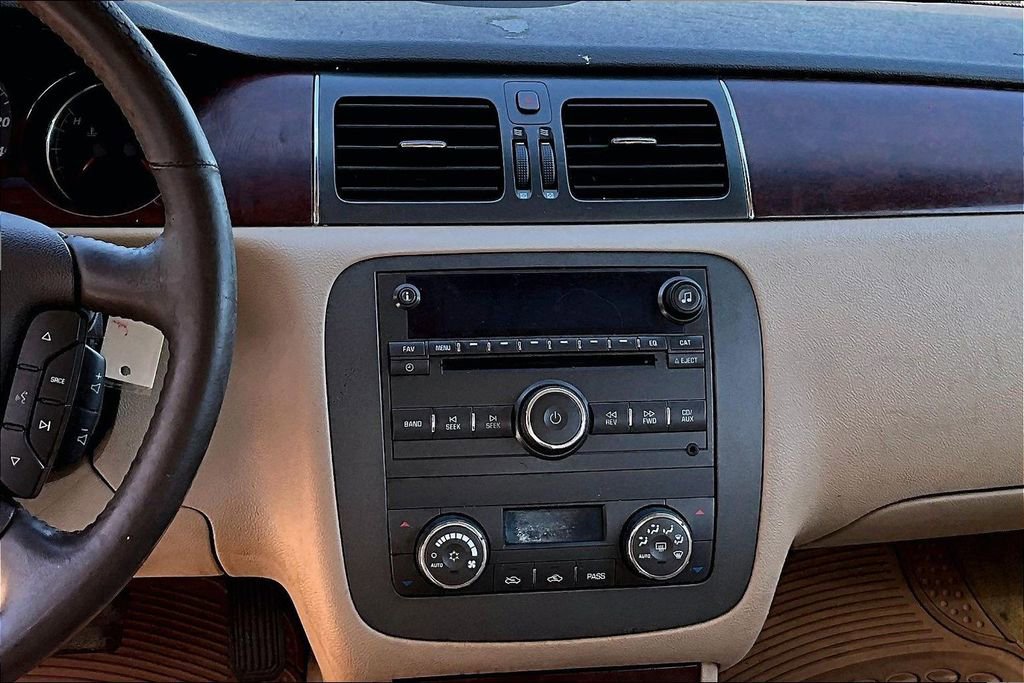 Used 2008 Buick Lucerne CXL w/ Driver Confidence Package FWD image 6