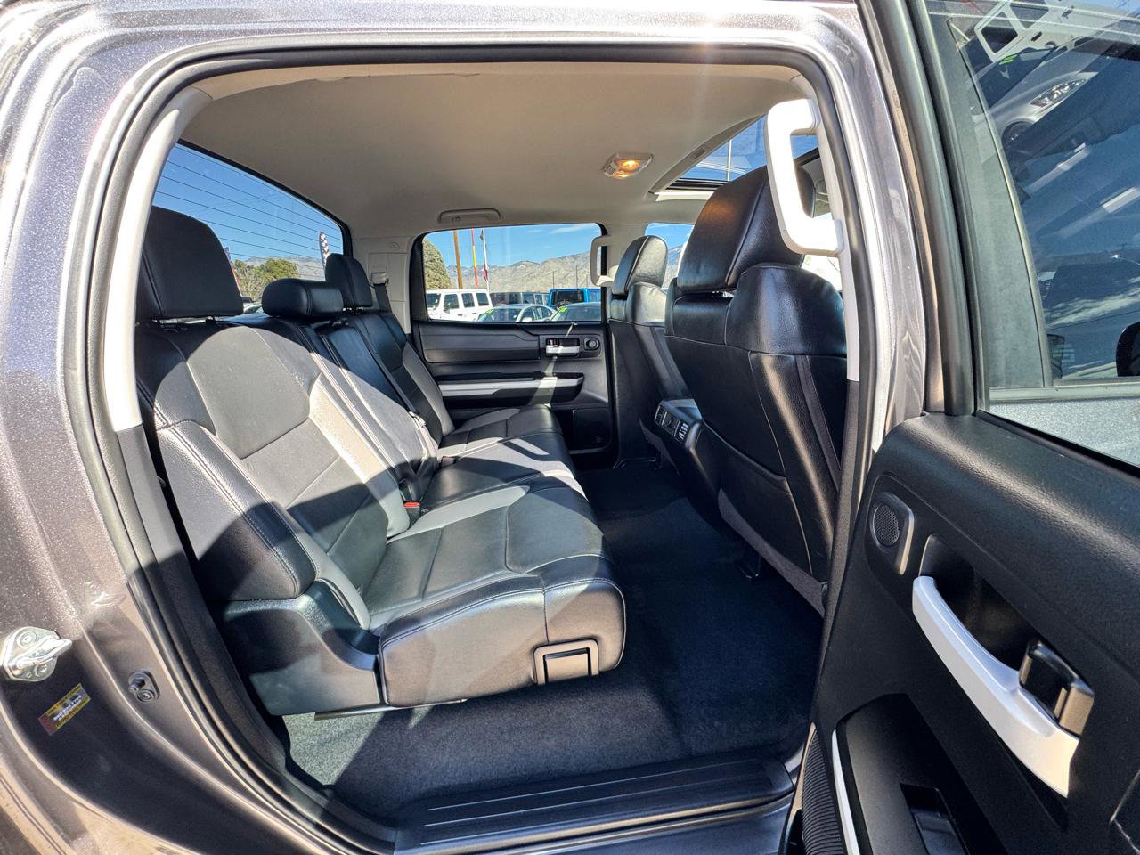 Used 2018 Toyota Tundra Limited w/ Limited Premium Package AWD/4WD image 12