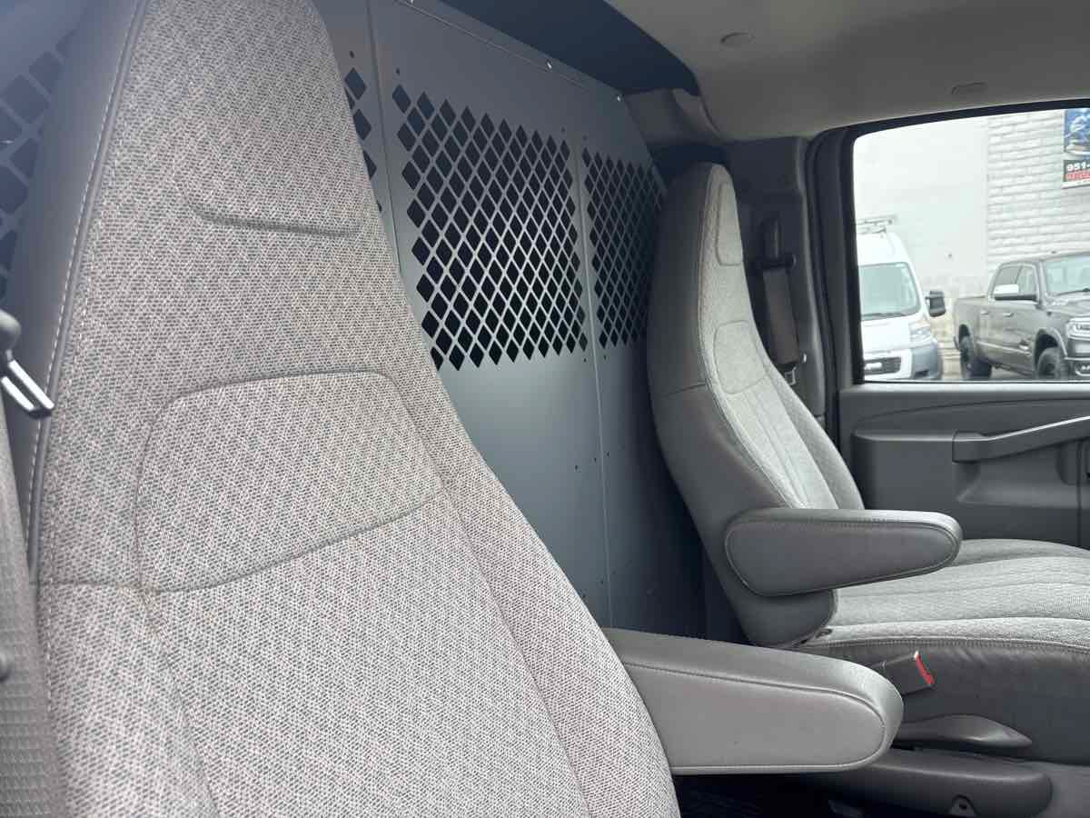 Used 2016 Chevrolet Express 2500 RWD image 12