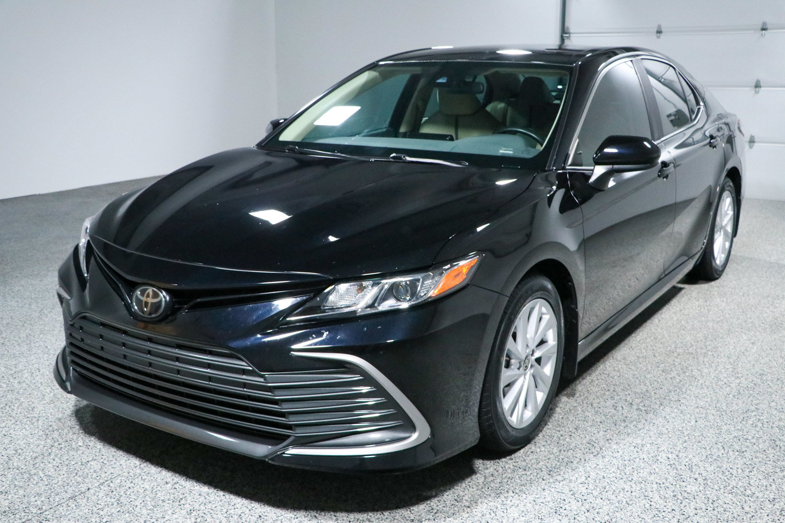 Used 2023 Toyota Camry LE FWD image 29