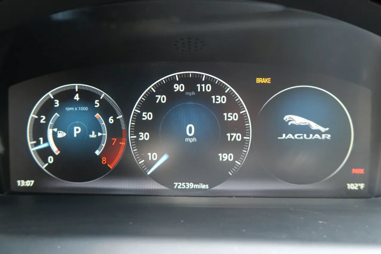 Used 2017 Jaguar XJ R-Sport RWD image 32