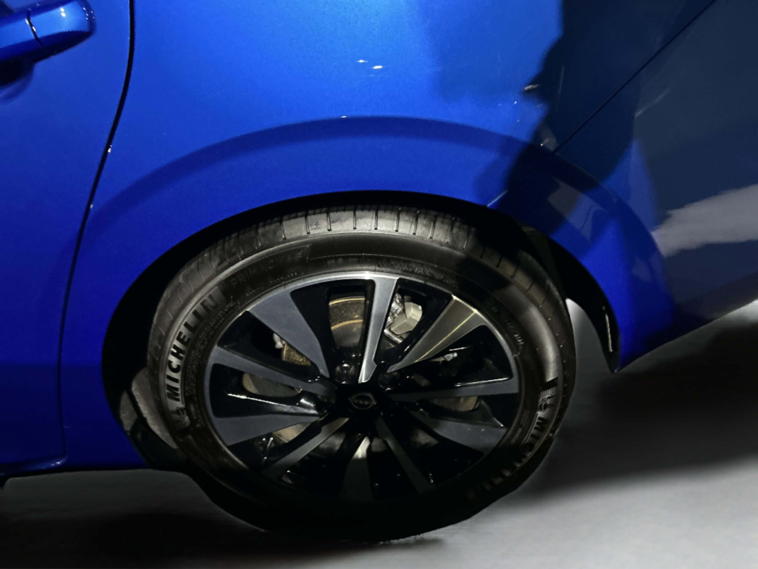 Used 2025 Nissan Sentra SV w/ SV Premium Package image 22