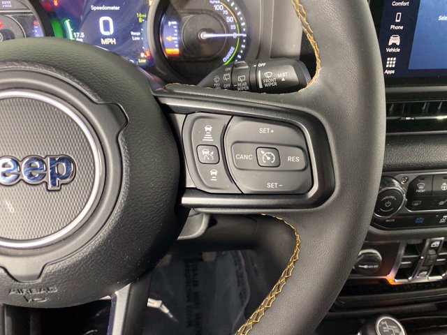 Used 2024 Jeep Wrangler Unlimited w/ Convenience Group AWD/4WD image 25