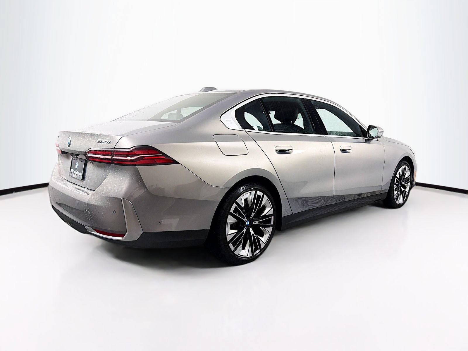 Used 2024 BMW 530i xDrive w/ Premium Package AWD/4WD image 7