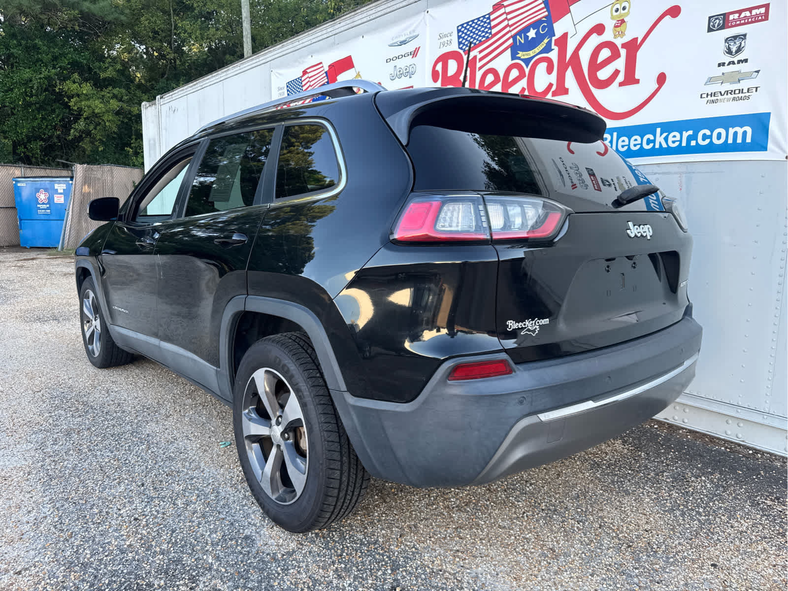 Used 2019 Jeep Cherokee Limited FWD image 8