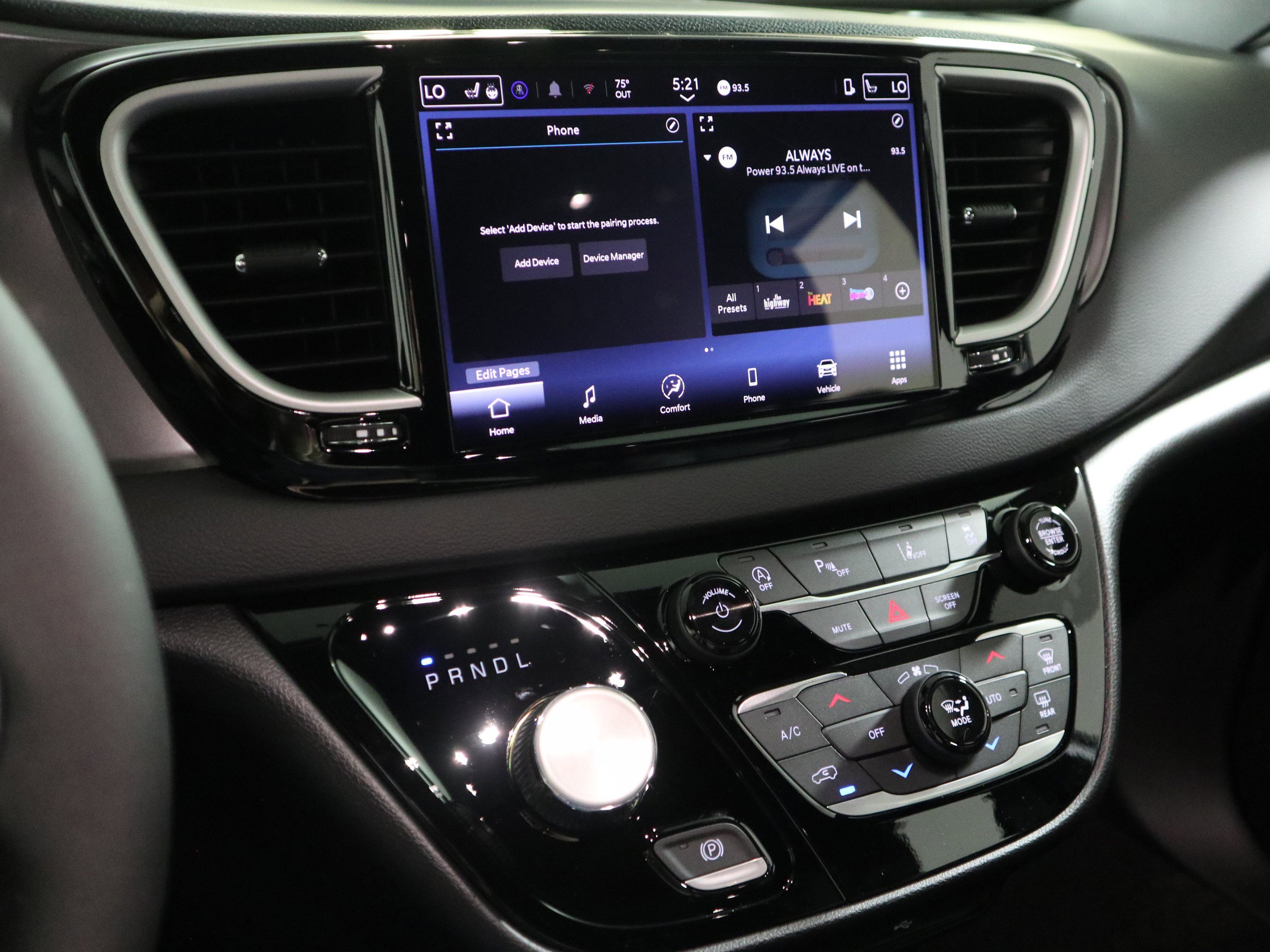 New 2026 Chrysler Voyager LX FWD image 24