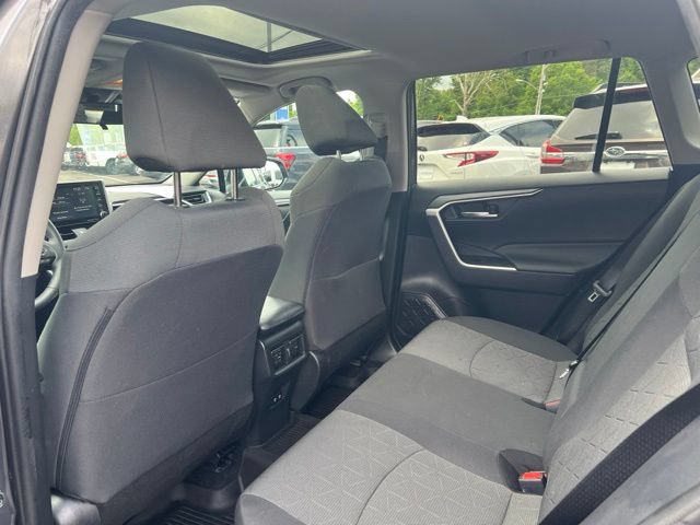 Used 2021 Toyota RAV4 XLE w/ Convenience Package AWD/4WD image 17