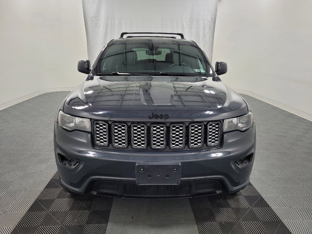 Used 2017 Jeep Grand Cherokee Altitude AWD/4WD image 14