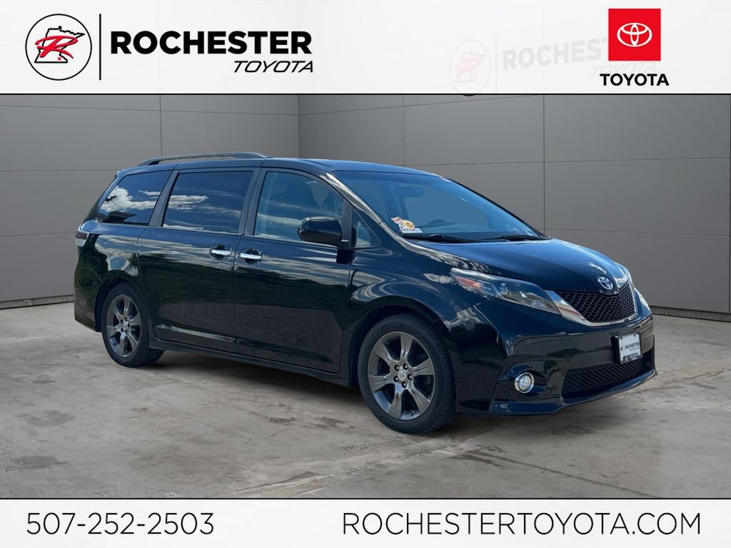 Used 2015 Toyota Sienna SE FWD image 1