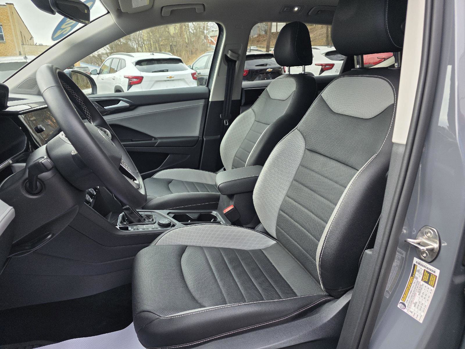 Used 2022 Volkswagen Taos SEL image 13