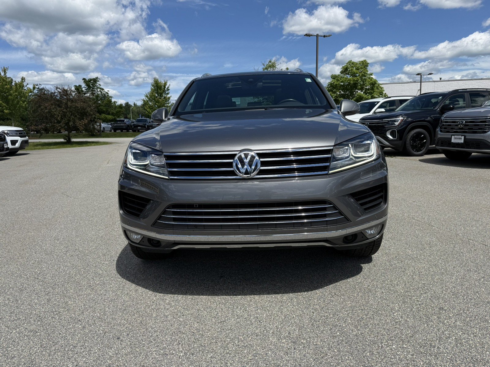 Used 2017 Volkswagen Touareg Wolfsburg Edition AWD/4WD image 2