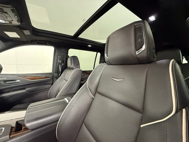Used 2024 Cadillac Escalade ESV Premium Luxury w/ Performance Package image 9