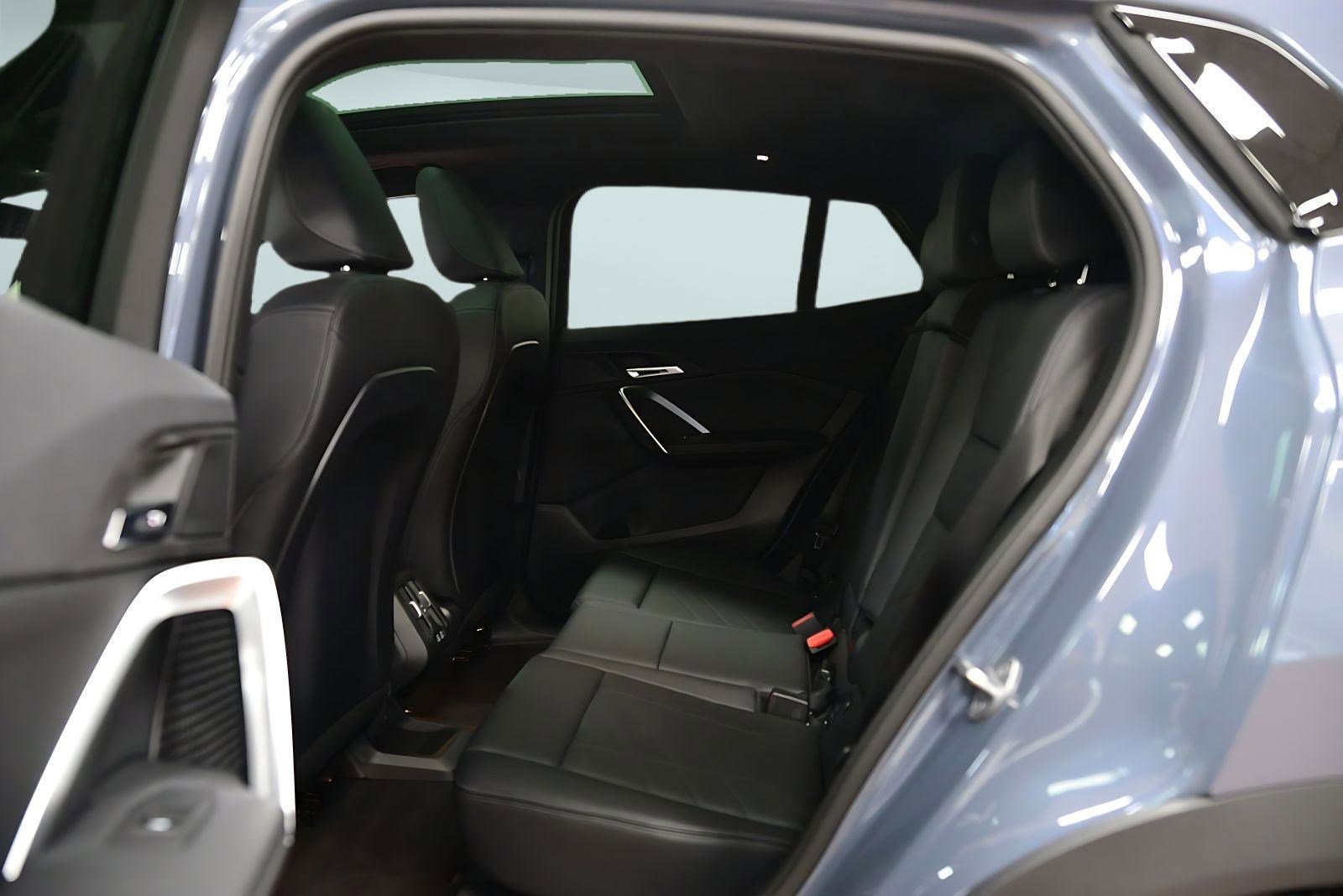 Certified 2025 BMW X2 xDrive28i image 10