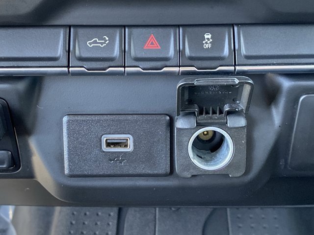 Used 2020 Chevrolet Silverado 2500 Custom w/ Custom Value Package image 15