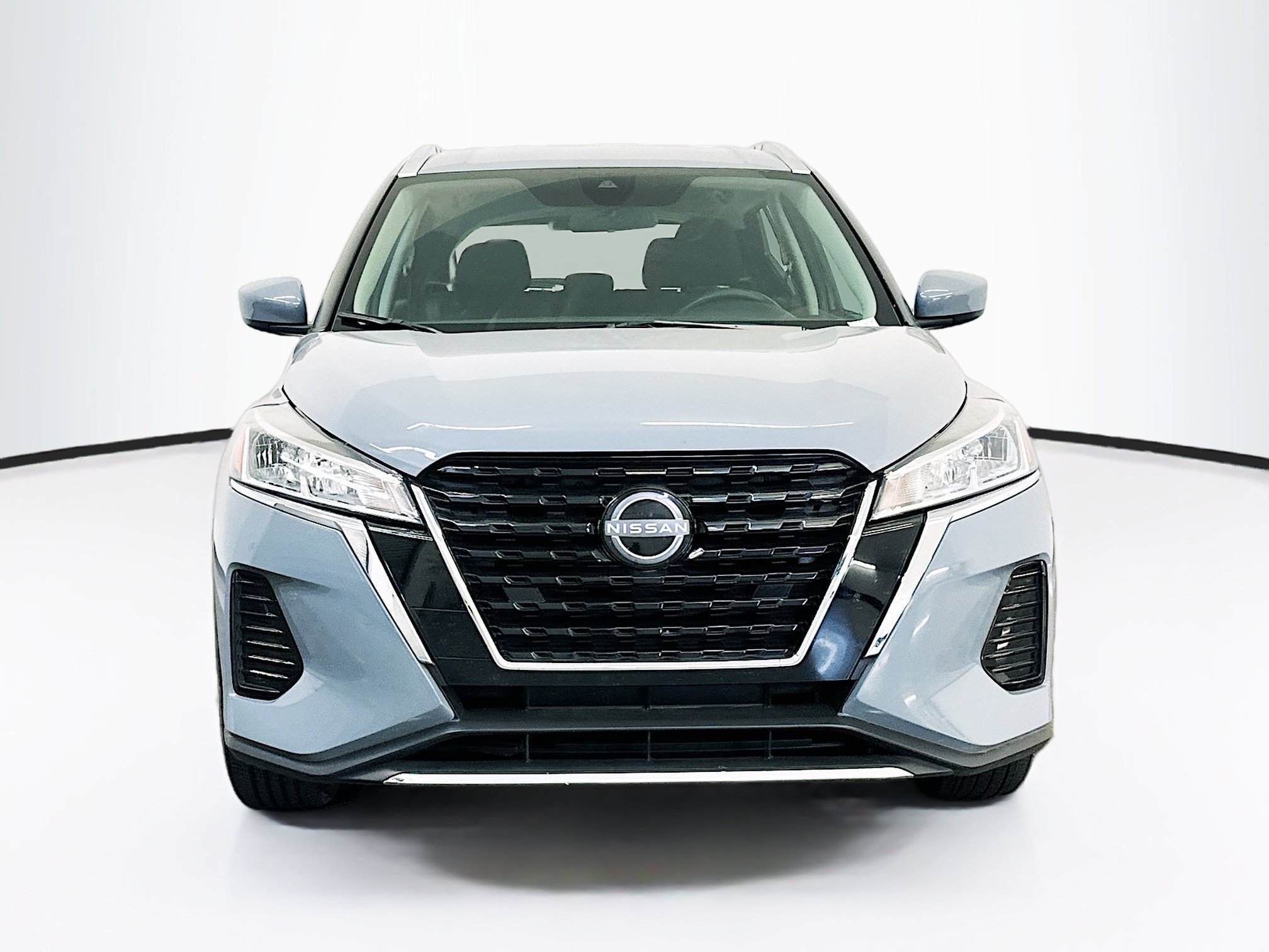Used 2024 Nissan Kicks SV FWD image 2