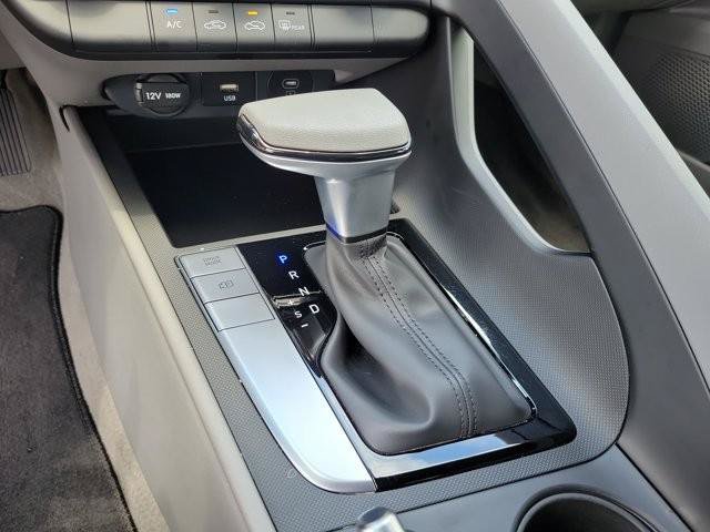 Certified 2026 Hyundai Elantra SE FWD image 30
