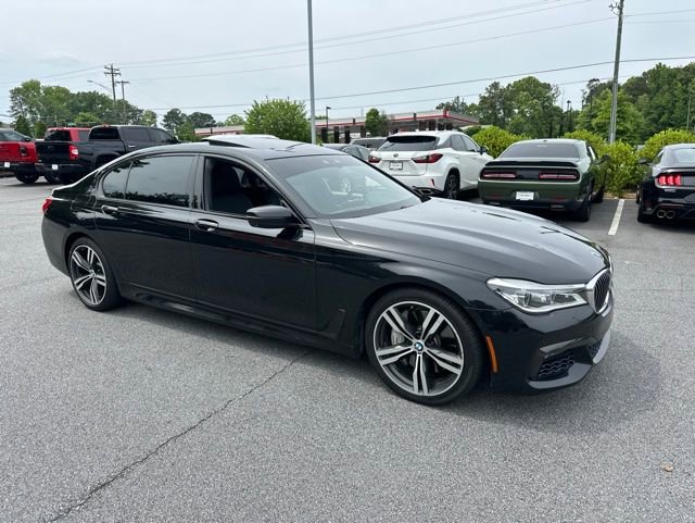 Used 2017 BMW 750i RWD image 1