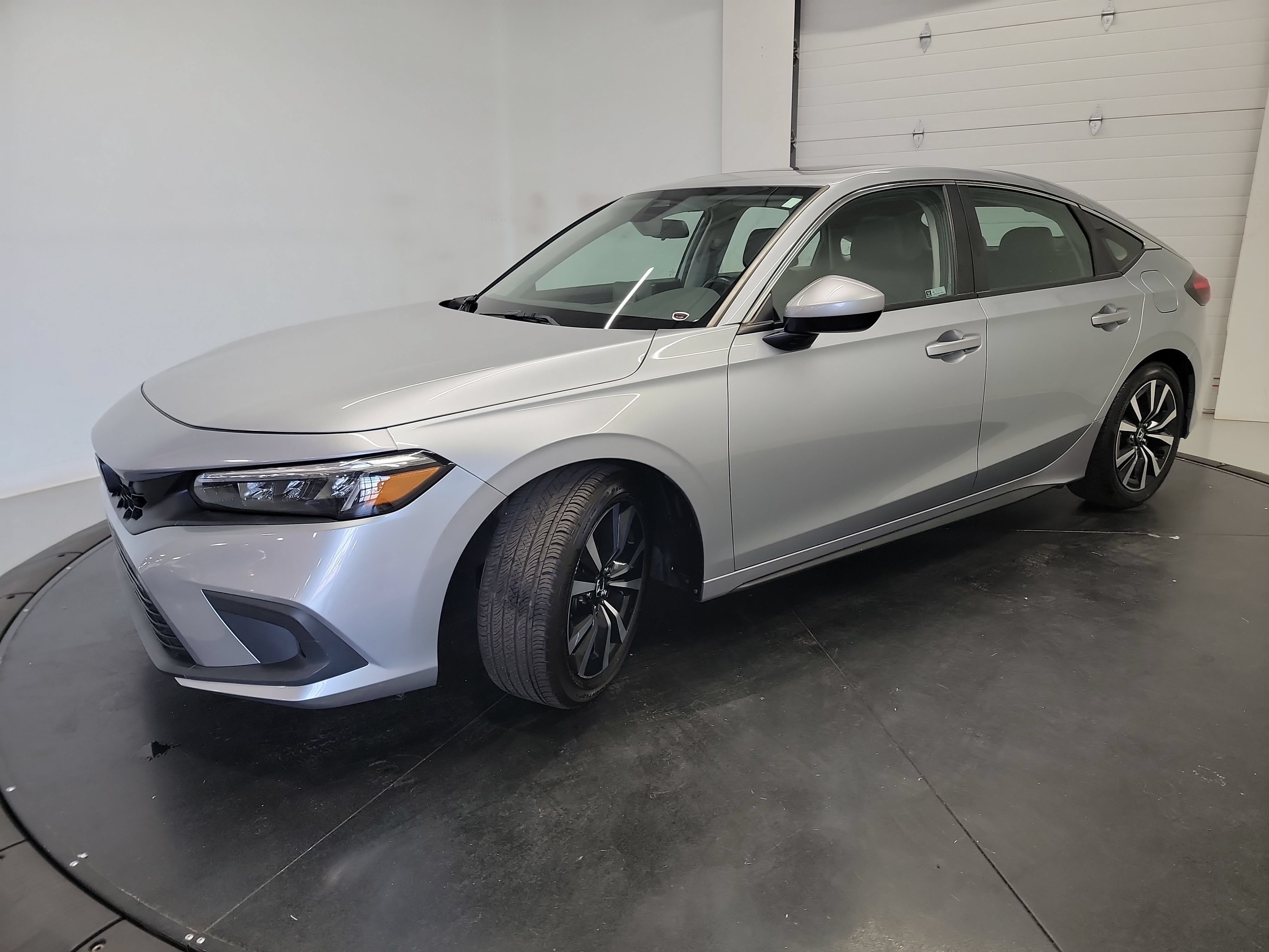 Certified 2024 Honda Civic EX-L image 3