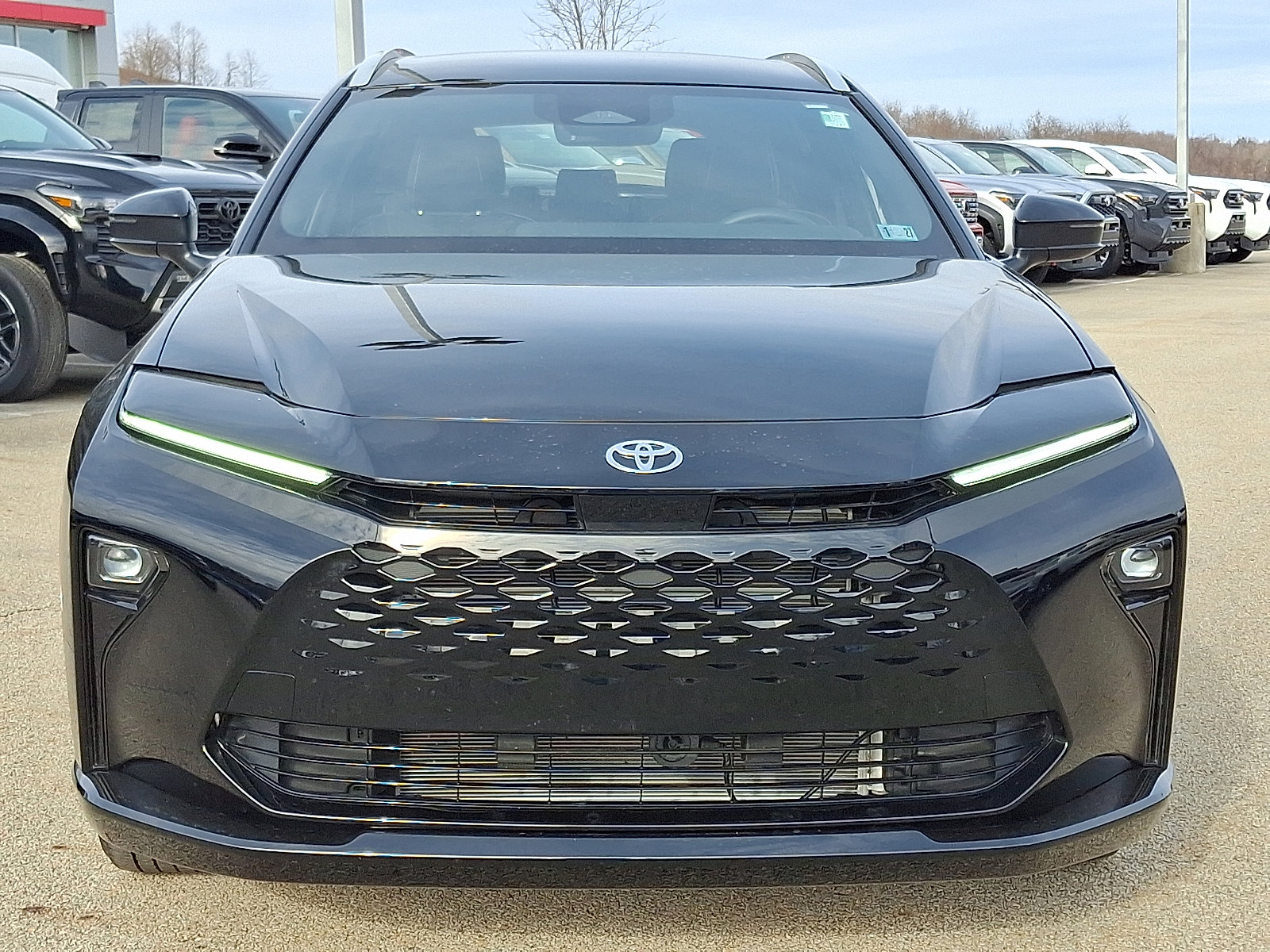 Used 2025 Toyota Crown Signia image 2