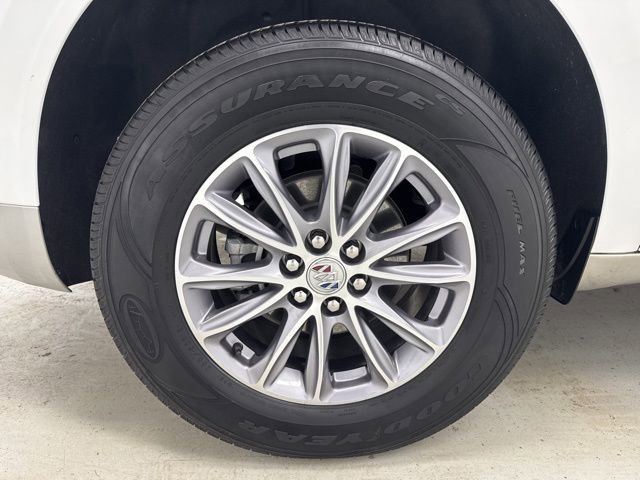 Used 2023 Buick Enclave Essence image 32
