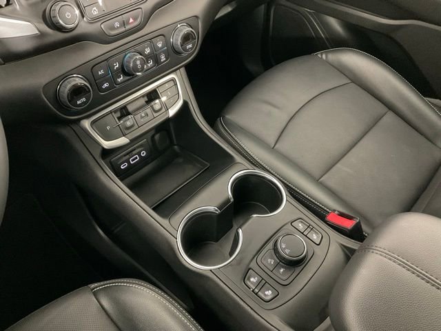 Used 2024 GMC Terrain SLT image 14