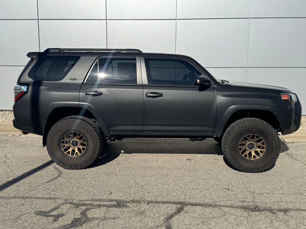 Certified 2020 Toyota 4Runner SR5 AWD/4WD image 36
