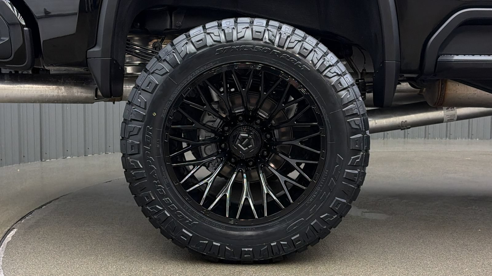 Used 2026 Chevrolet Silverado 2500 High Country w/ High Country Premium Package AWD/4WD image 11