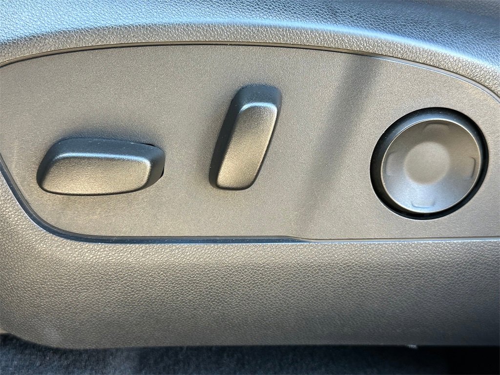 Used 2024 GMC Acadia Elevation image 23