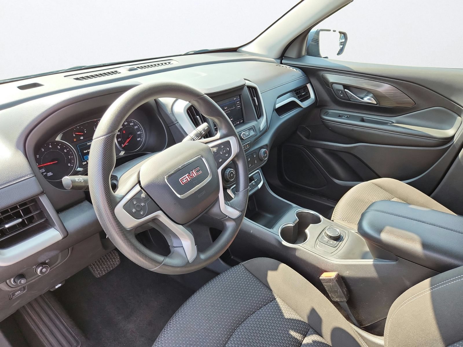 Used 2024 GMC Terrain SLE AWD/4WD image 11
