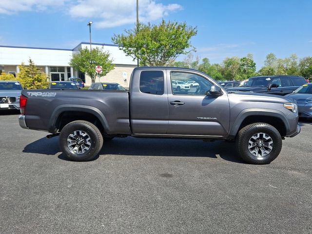 Used 2016 Toyota Tacoma TRD Off-Road w/ Towing Package AWD/4WD image 7