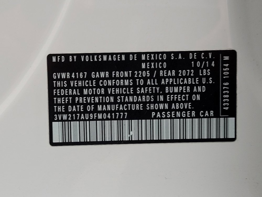 Used 2015 Volkswagen Golf S image 33