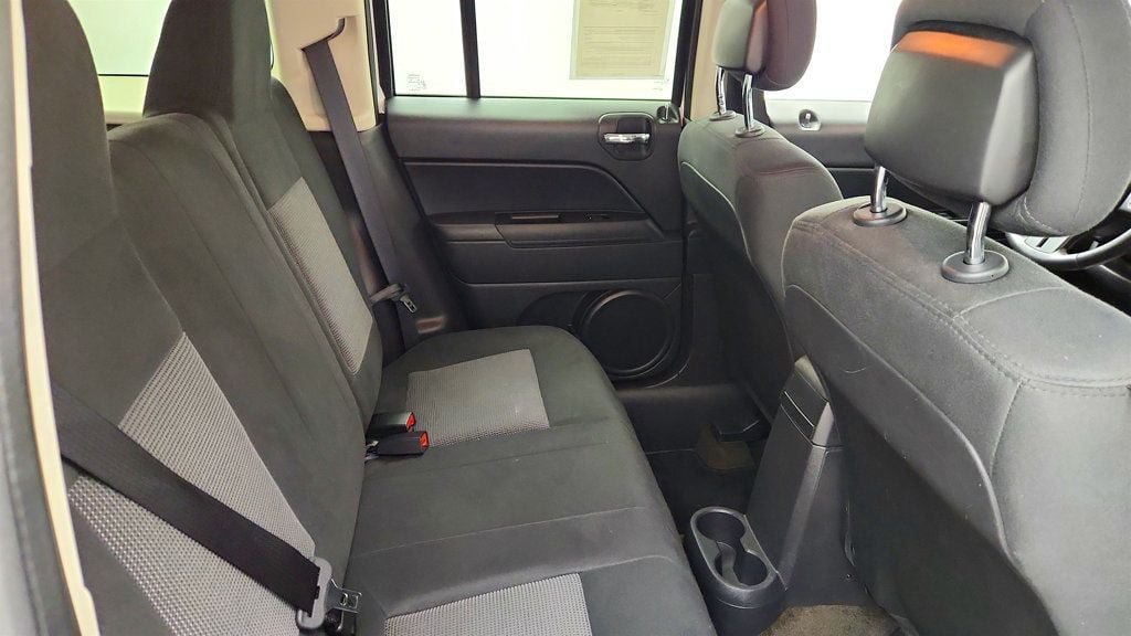 Used 2014 Jeep Patriot Latitude AWD/4WD image 22