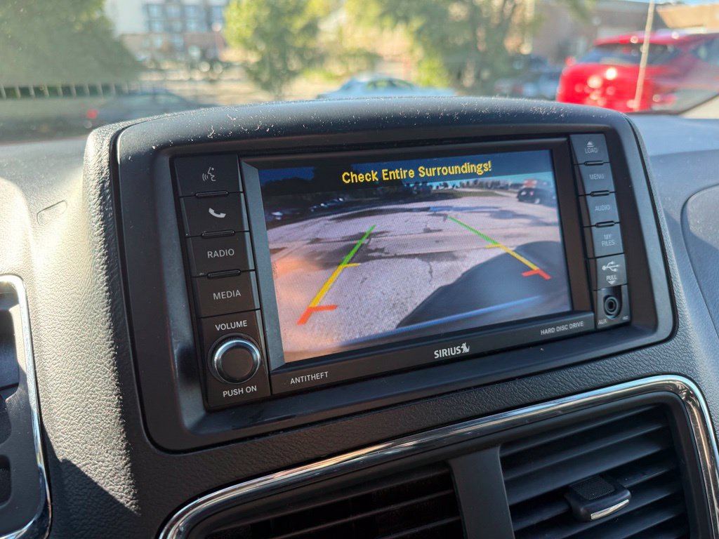 Used 2019 Dodge Grand Caravan SXT FWD image 17