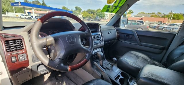 Used 2002 Mitsubishi Montero Limited AWD/4WD image 6