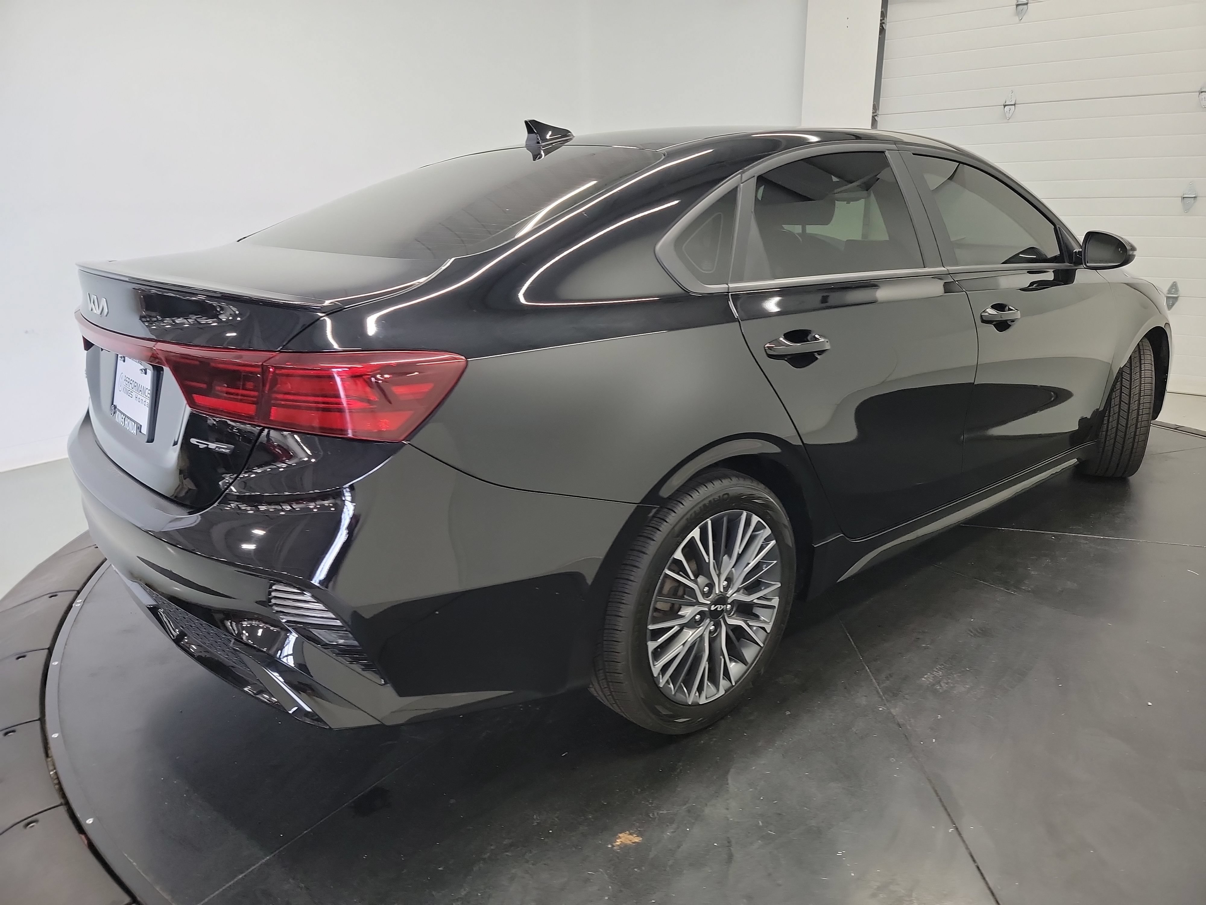 Used 2023 Kia Forte GT-Line w/ GT-Line Technology Package FWD image 9