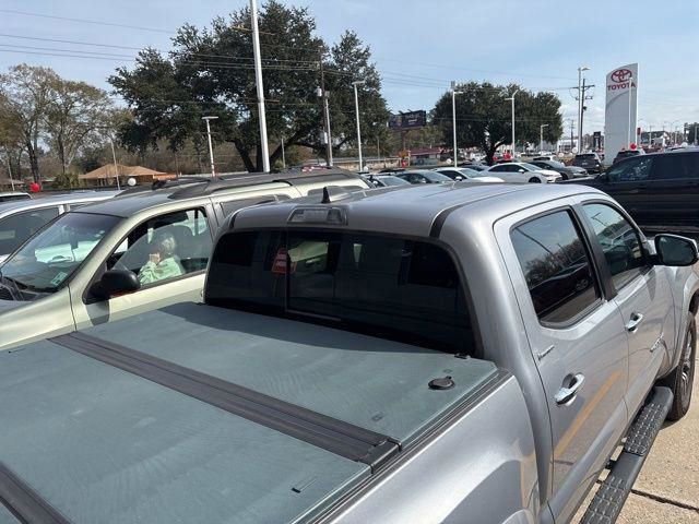 Used 2021 Toyota Tacoma Limited image 12