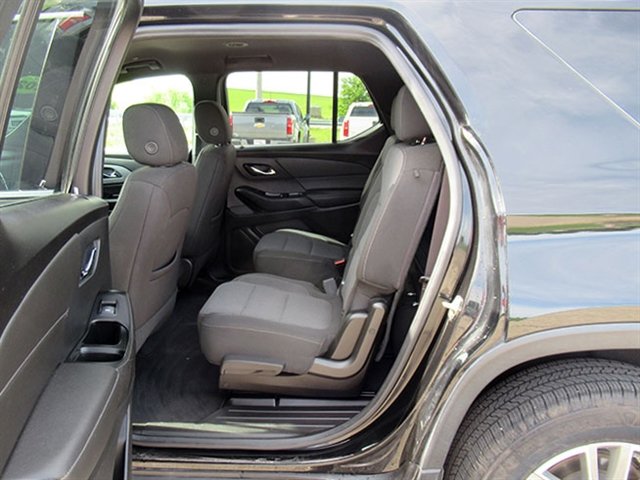 Used 2022 Chevrolet Traverse LT image 16
