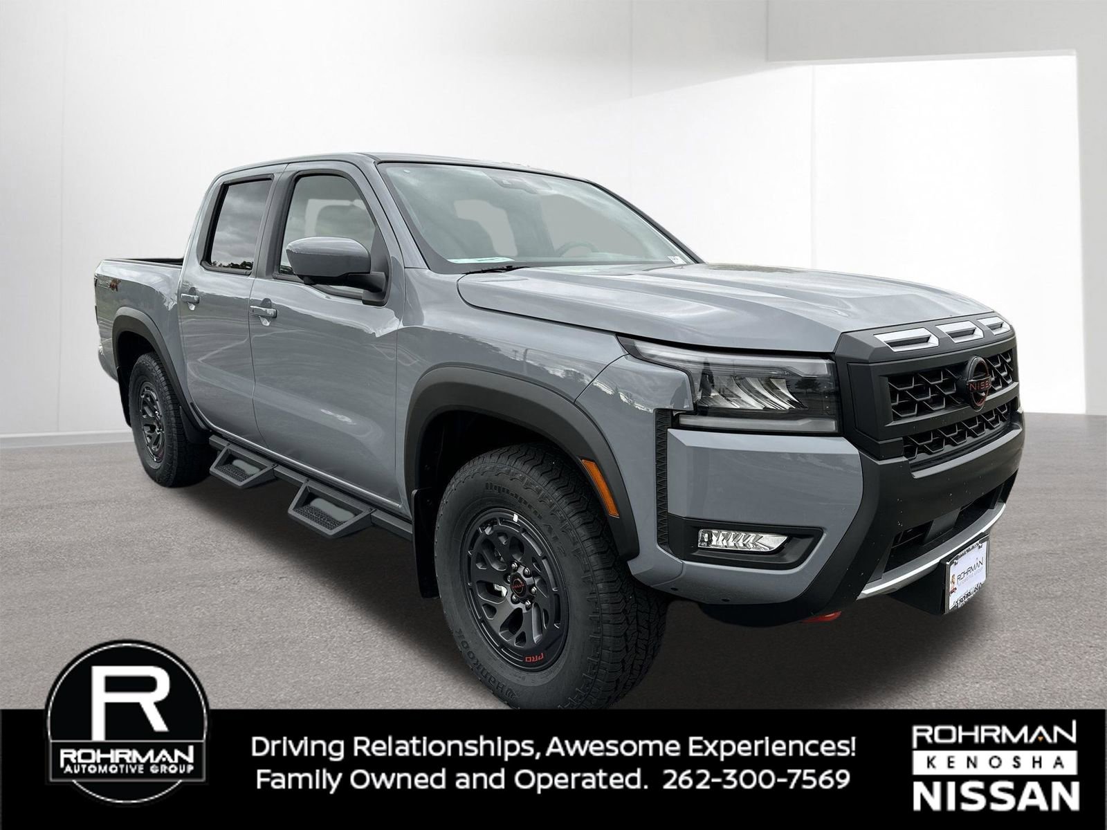 Used 2026 Nissan Frontier PRO-4X w/ Pro-4x Convenience Package image 3